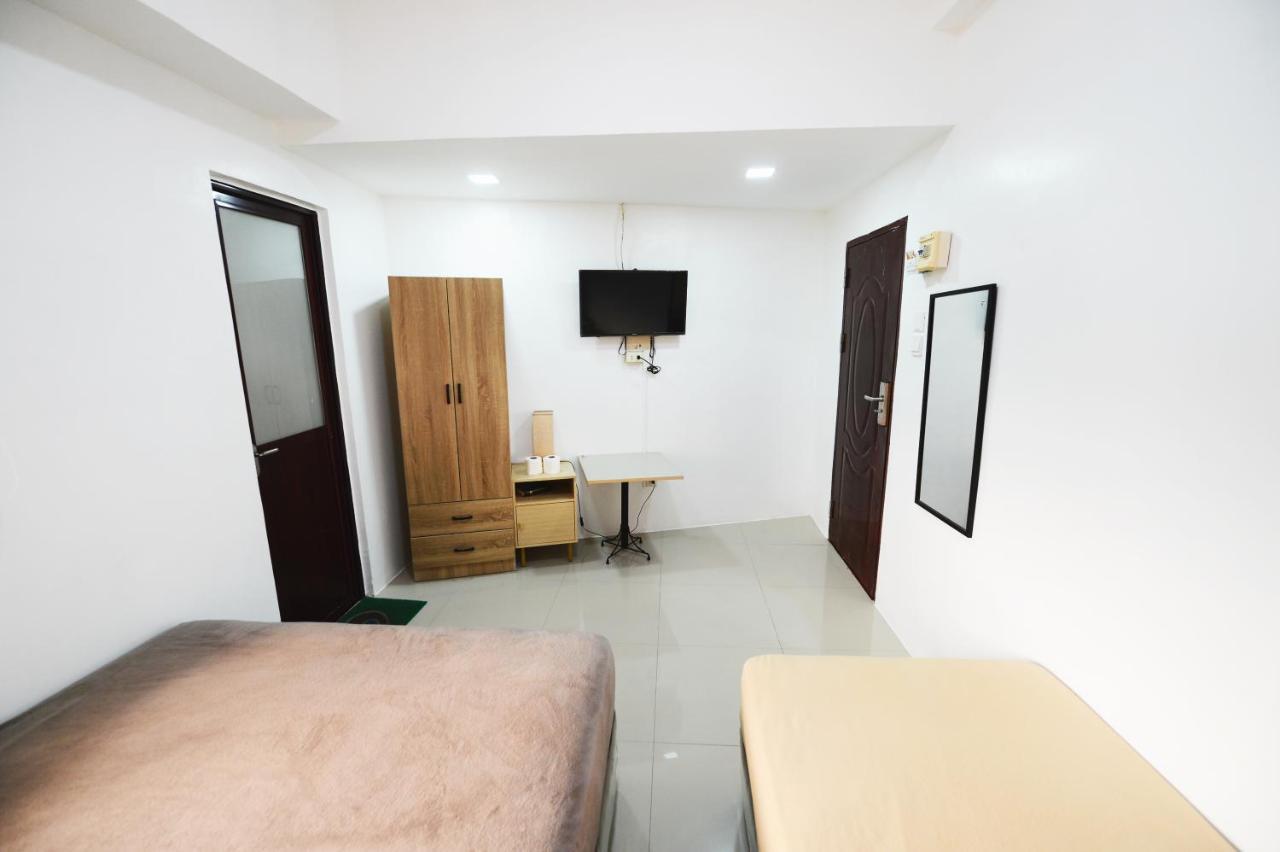 מלון מקטאן Cebu Courtyard מראה חיצוני תמונה