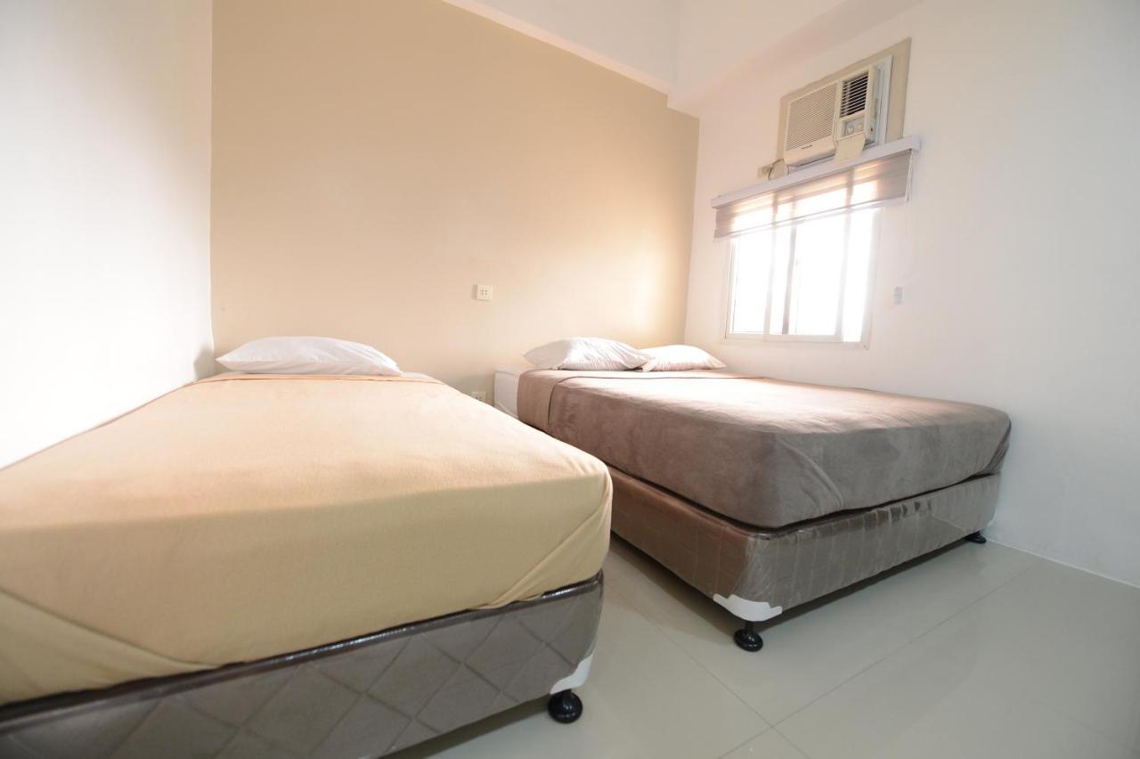 מלון מקטאן Cebu Courtyard מראה חיצוני תמונה