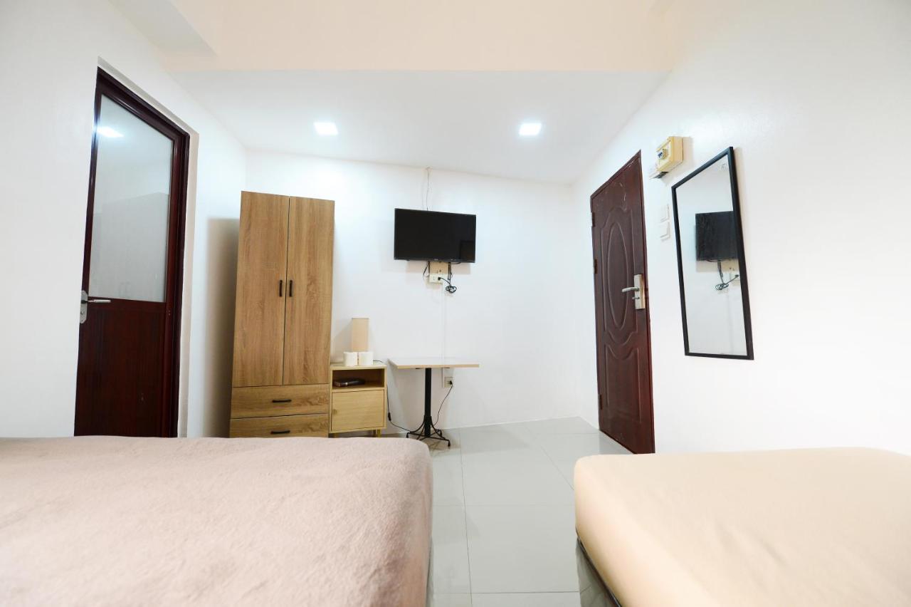 מלון מקטאן Cebu Courtyard מראה חיצוני תמונה