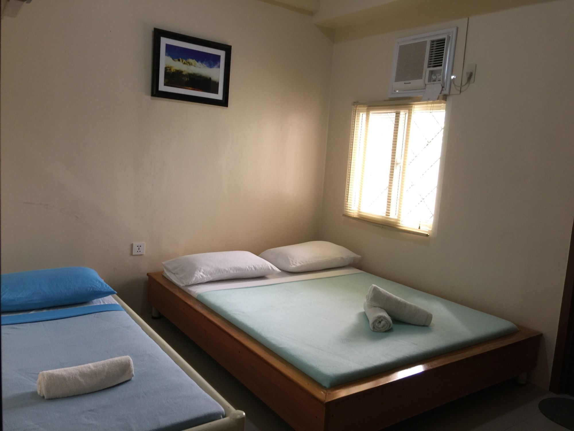 מלון מקטאן Cebu Courtyard מראה חיצוני תמונה
